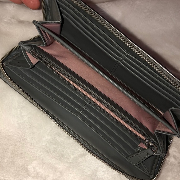 Coach Wallet - Picture 3 of 3